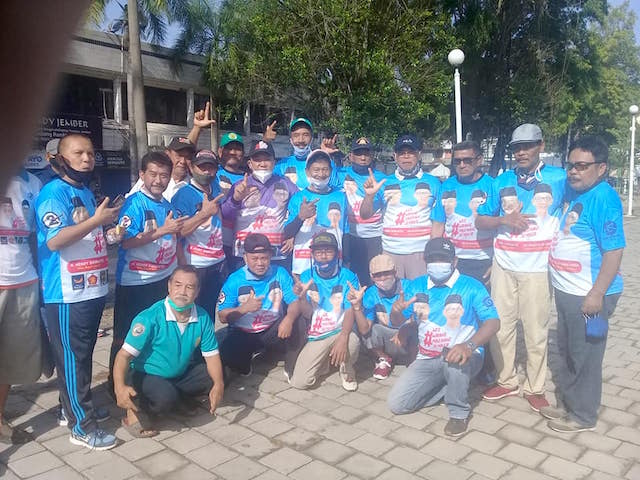 Cabup Nomor Urut 2, Haji Hendy, Jaga Kebugaran dengan Senam 2 Jari di Rambipuji